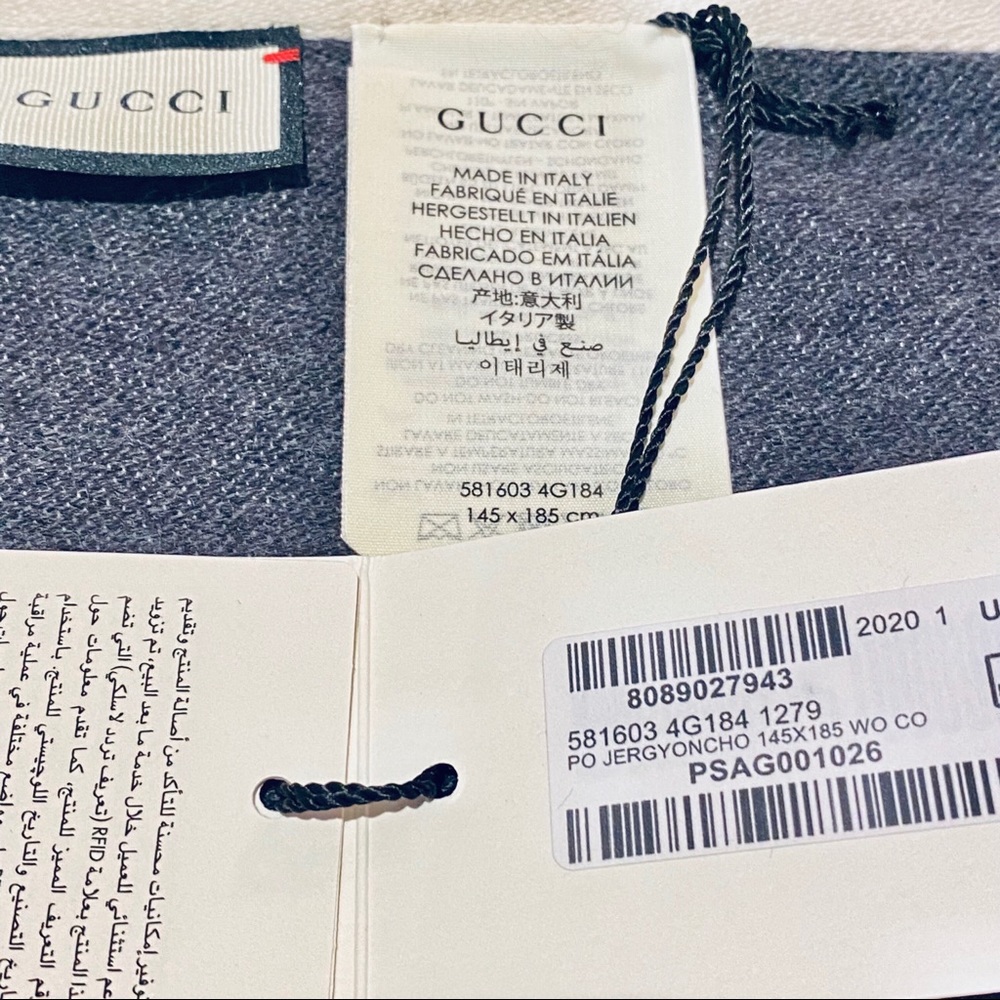 GUCCI REVERSIBLE UNISEXI INTERLOCKING GG CAPE. - Picture 12 of 13